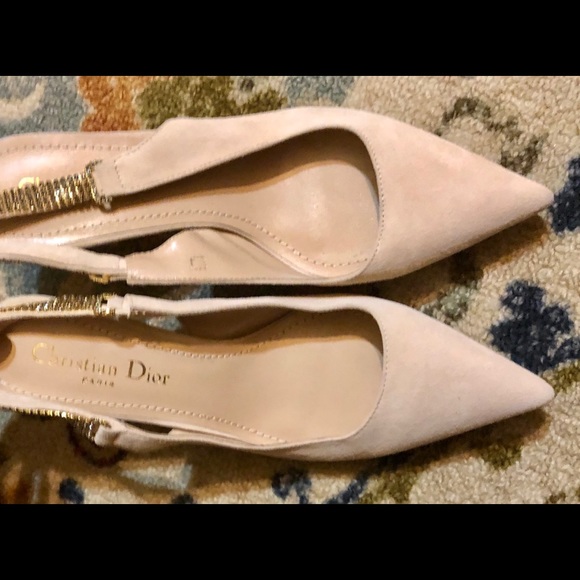 Christian Dior - Picture 1 of 8